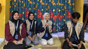 Pemaparan Materi Penyuluhan Leptospirosis oleh Tim KKNT Kelompok 13 Universitas Alma Ata. (Dok: Pribadi)